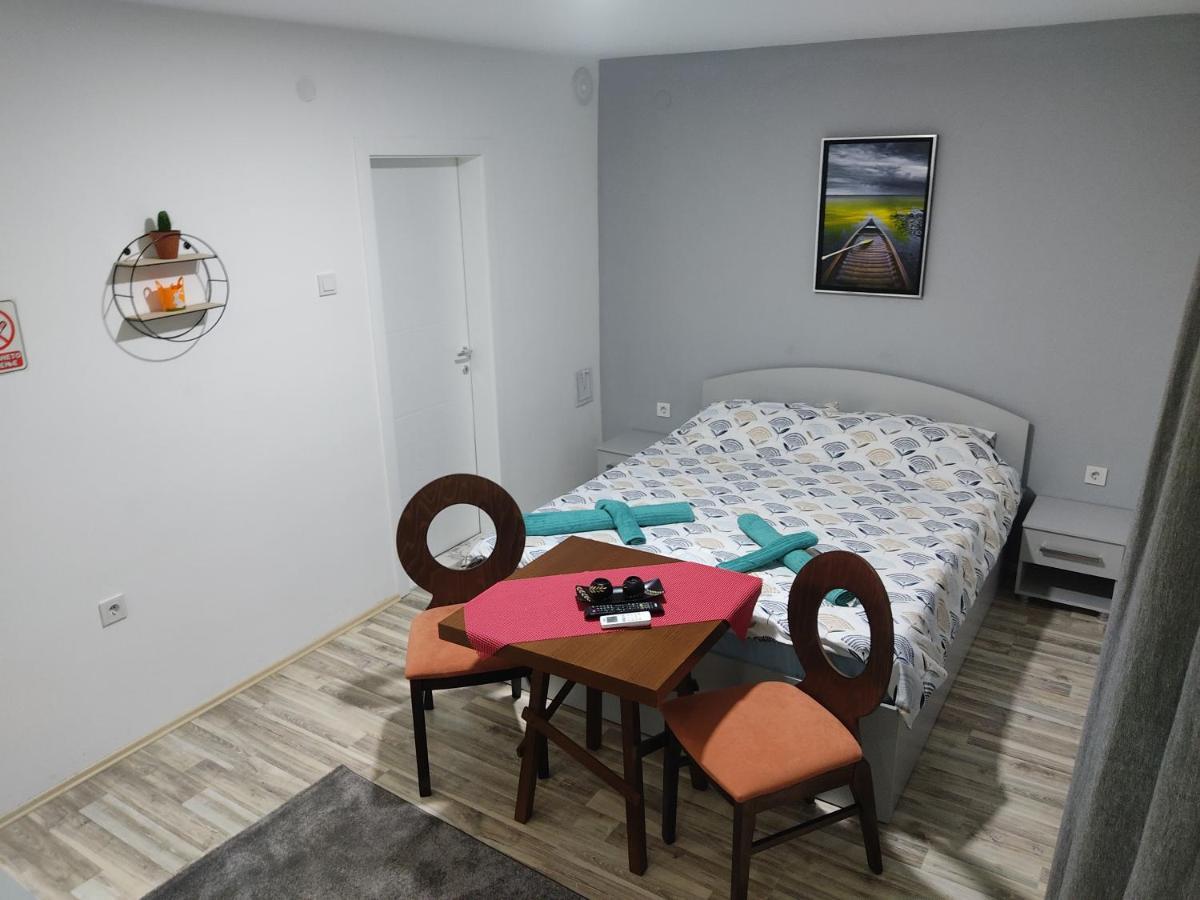 Madox Apartment Ohrid Exterior photo