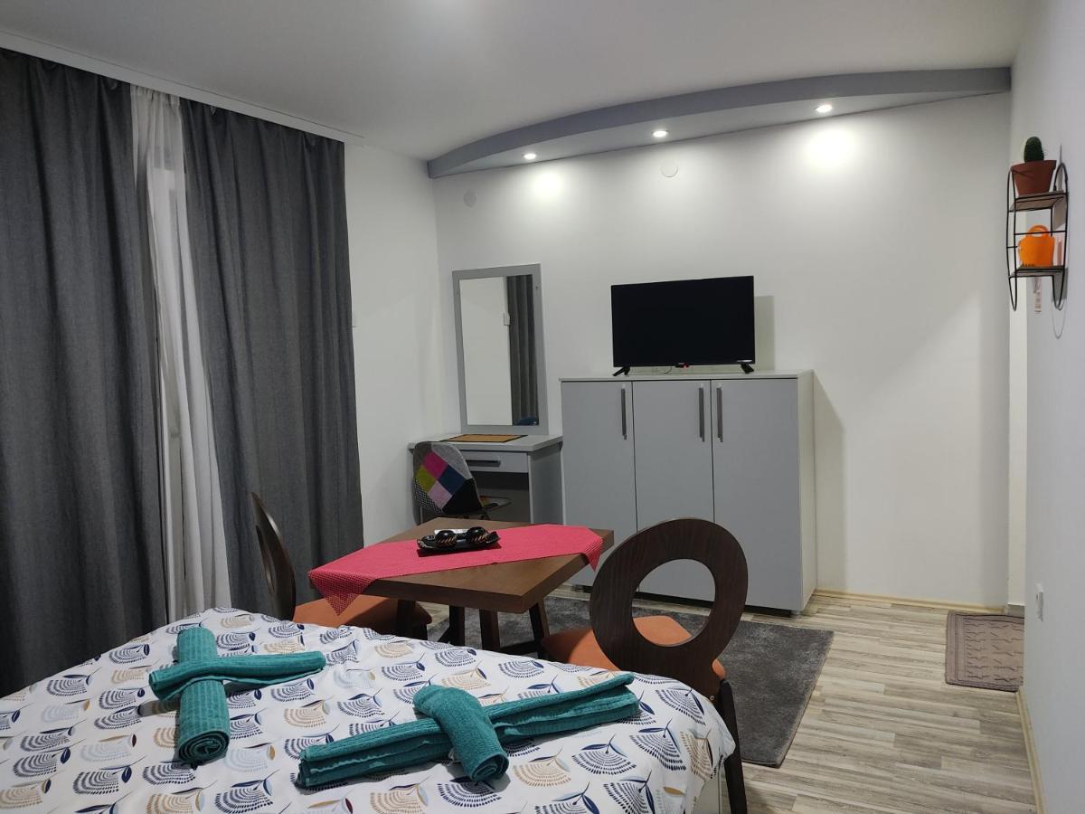 Madox Apartment Ohrid Exterior photo